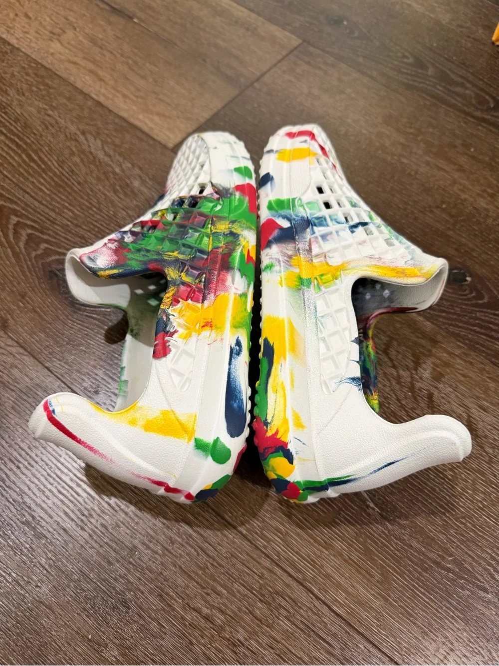 Lusso cloud scenario slip on multi color size  10